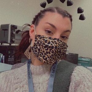 Meet your Posher, Hannah